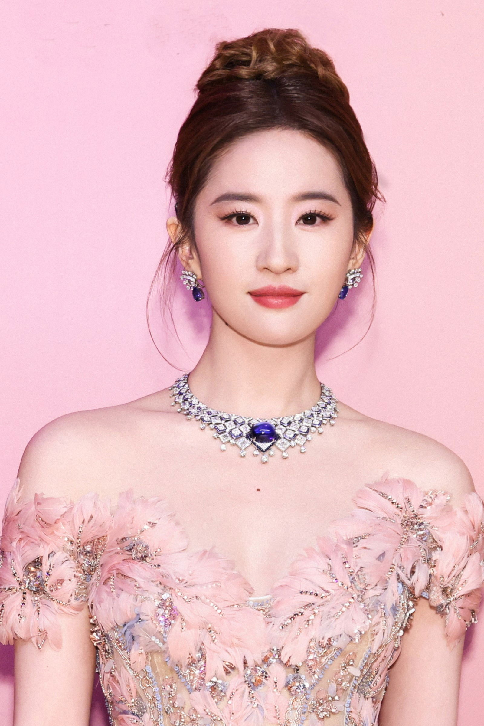 Yifei Liu